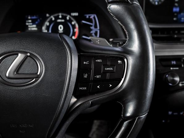 Lexus ES VII с пробегом 2019 года, цена 3 550 000 рублей, 82886 км, седан, Автокод Объявления