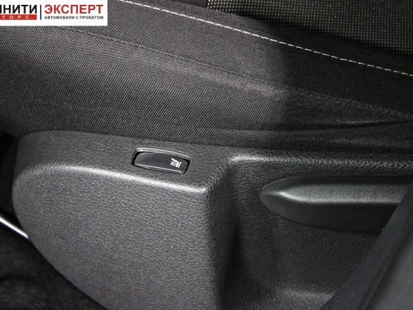 Renault Sandero II Рестайлинг с пробегом 2019 года, цена 1 397 000 рублей, 76405 км, хэтчбек, Автокод Объявления