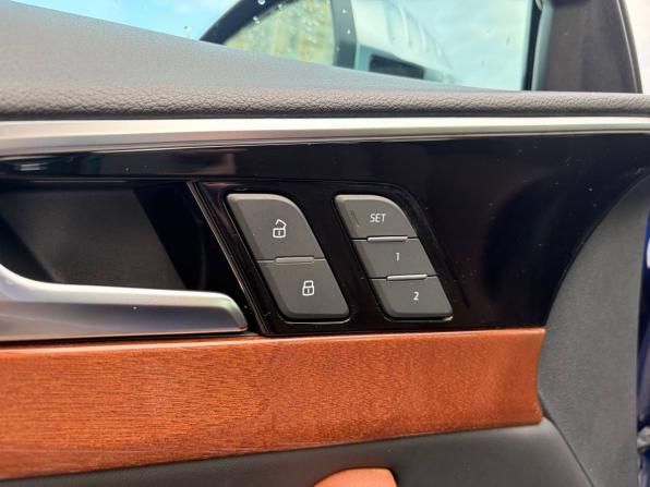 Audi A4 V (B9) Рестайлинг с пробегом 2021 года, цена 3 200 000 рублей, 48826 км, седан, Автокод Объявления