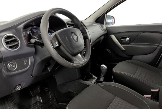 Renault Logan II с пробегом 2015 года, цена 670 000 рублей, 189650 км, седан, Автокод Объявления