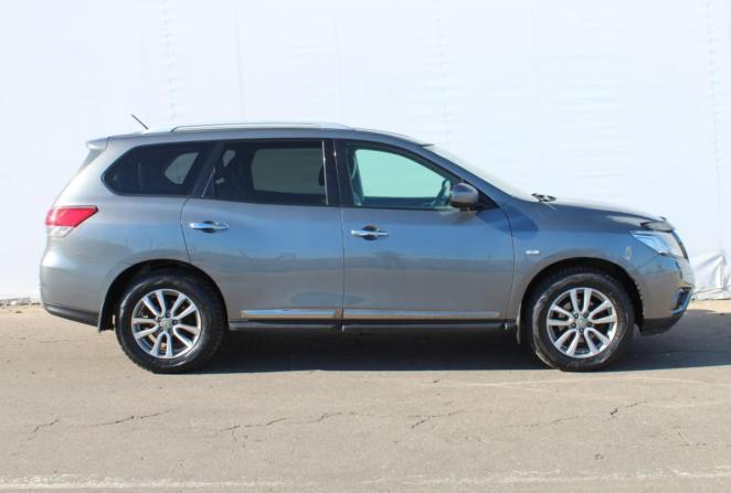 Nissan Pathfinder IV с пробегом 2015 года, цена 1 490 000 рублей, 257328 км, внедорожник, Автокод Объявления