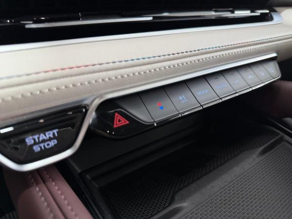 Geely Monjaro I с пробегом 2023 года, цена 3 200 000 рублей, 17940 км, внедорожник, Автокод Объявления