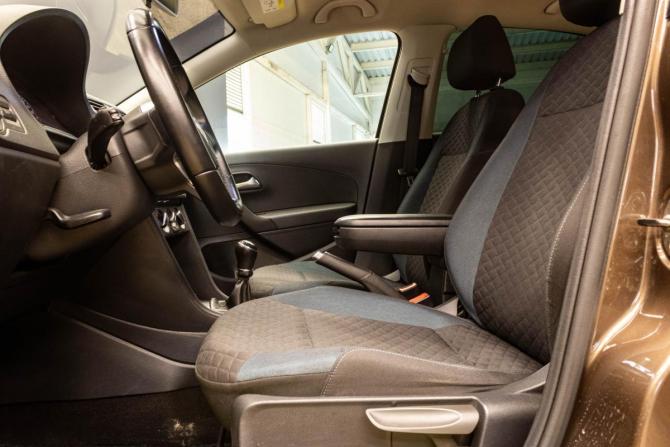Volkswagen Polo V Рестайлинг с пробегом 2019 года, цена 1 049 000 рублей, 205100 км, седан, Автокод Объявления