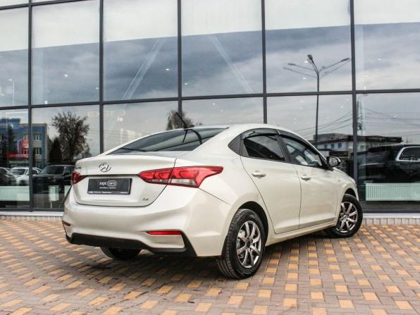 Hyundai Solaris II с пробегом 2018 года, цена 1 069 000 рублей, 162784 км, седан, Автокод Объявления