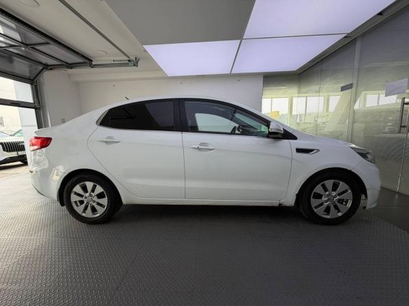 Kia Rio III Рестайлинг с пробегом 2016 года, цена 935 000 рублей, 204860 км, седан, Автокод Объявления