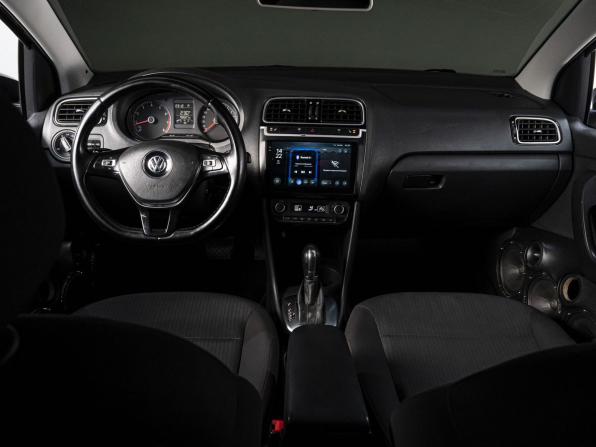 Volkswagen Polo V Рестайлинг с пробегом 2017 года, цена 1 299 000 рублей, 190025 км, седан, Автокод Объявления