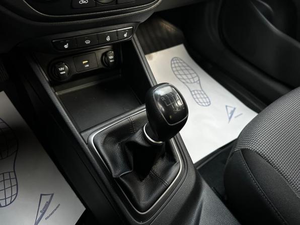 Hyundai Solaris II Рестайлинг с пробегом 2021 года, цена 1 399 000 рублей, 115786 км, седан, Автокод Объявления