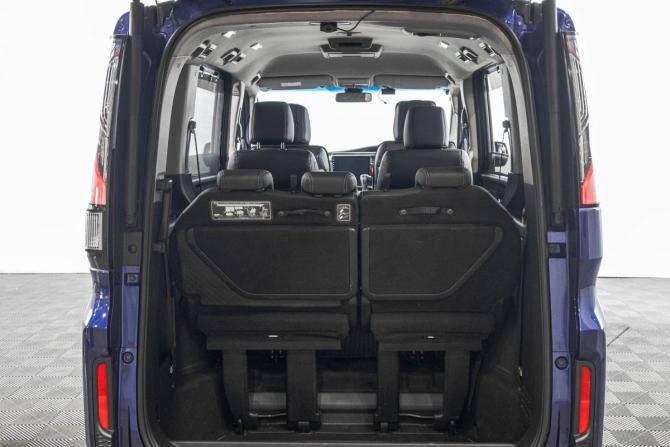 Honda Stepwgn V с пробегом 2015 года, цена 1 749 000 рублей, 162000 км, минивэн, Автокод Объявления