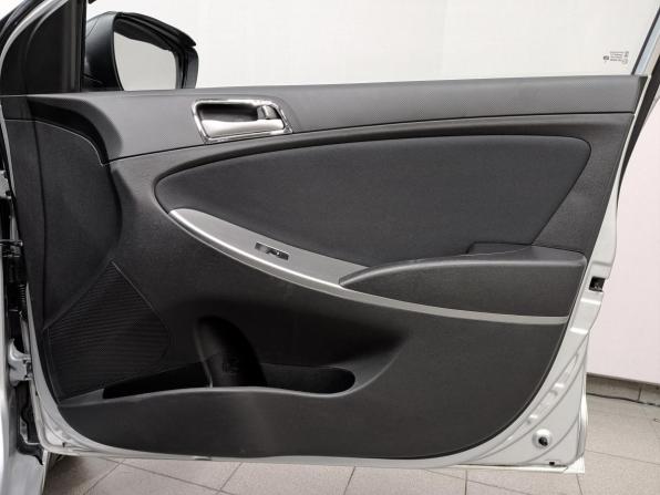 Hyundai Solaris I Рестайлинг с пробегом 2015 года, цена 1 140 000 рублей, 89682 км, седан, Автокод Объявления