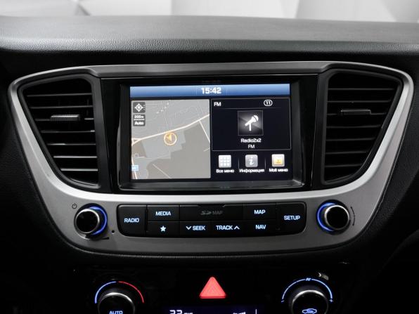 Hyundai Solaris II с пробегом 2018 года, цена 1 295 000 рублей, 114715 км, седан, Автокод Объявления