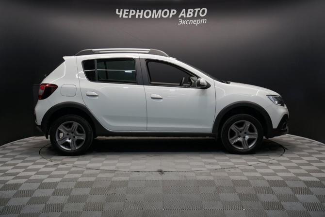 Renault Sandero II Рестайлинг с пробегом 2021 года, цена 1 550 000 рублей, 45000 км, хэтчбек, Автокод Объявления