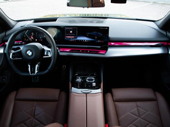 BMW 5 серии VIII (G60/G61/G68) с пробегом 2024 года, цена 7 650 000 рублей, 21184 км, седан, Автокод Объявления