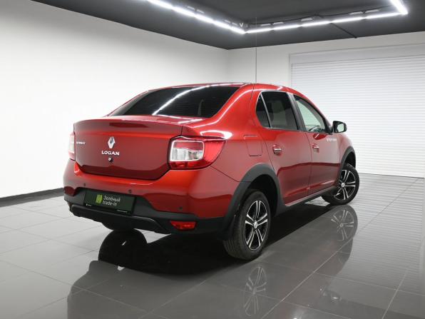 Renault Logan II Рестайлинг с пробегом 2018 года, цена 1 025 000 рублей, 111106 км, седан, Автокод Объявления