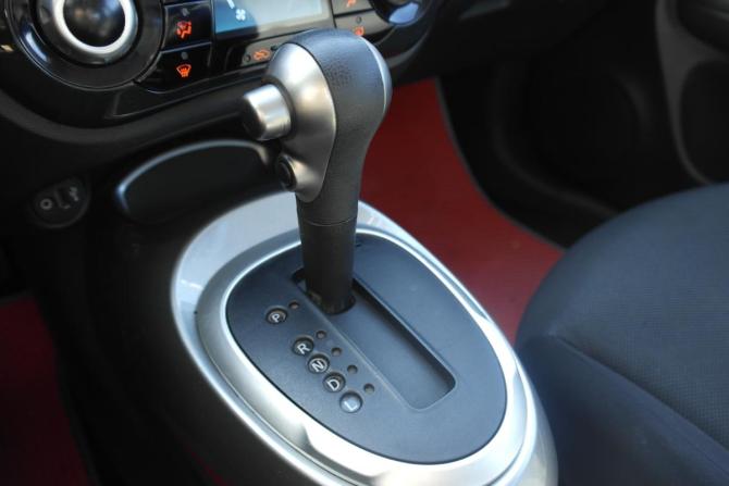 Nissan Juke I с пробегом 2012 года, цена 865 000 рублей, 268800 км, внедорожник, Автокод Объявления