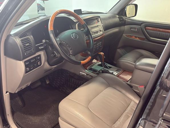 Lexus LX II Рестайлинг с пробегом 2004 года, цена 3 275 000 рублей, 311332 км, внедорожник, Автокод Объявления