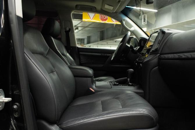Toyota Land Cruiser 200 Series Рестайлинг 2 с пробегом 2015 года, цена 4 789 000 рублей, 324353 км, внедорожник, Автокод Объявления