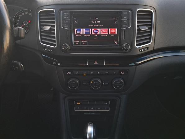 Volkswagen Sharan II Рестайлинг с пробегом 2018 года, цена 1 747 000 рублей, 162170 км, минивэн, Автокод Объявления