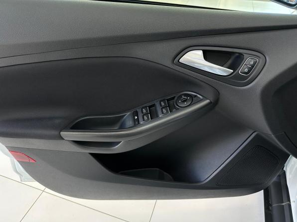 Ford Focus III Рестайлинг с пробегом 2017 года, цена 1 090 000 рублей, 108659 км, хэтчбек, Автокод Объявления