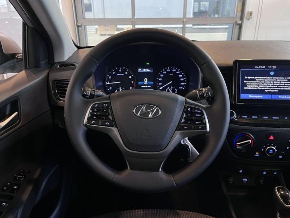 Hyundai Solaris II Рестайлинг с пробегом 2021 года, цена 1 533 000 рублей, 135001 км, седан, Автокод Объявления