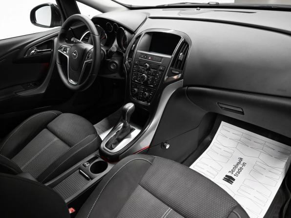 Opel Astra J Рестайлинг с пробегом 2013 года, цена 995 000 рублей, 121950 км, универсал, Автокод Объявления