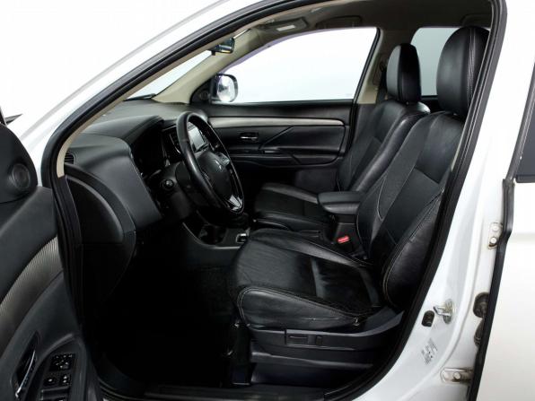 Mitsubishi Outlander III Рестайлинг 2 с пробегом 2015 года, цена 1 348 000 рублей, 238094 км, внедорожник, Автокод Объявления