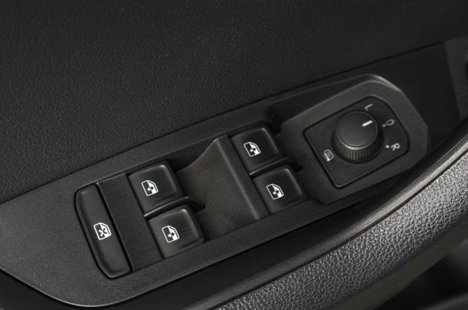 Skoda Karoq I Рестайлинг с пробегом 2021 года, цена 2 159 000 рублей, 147174 км, внедорожник, Автокод Объявления