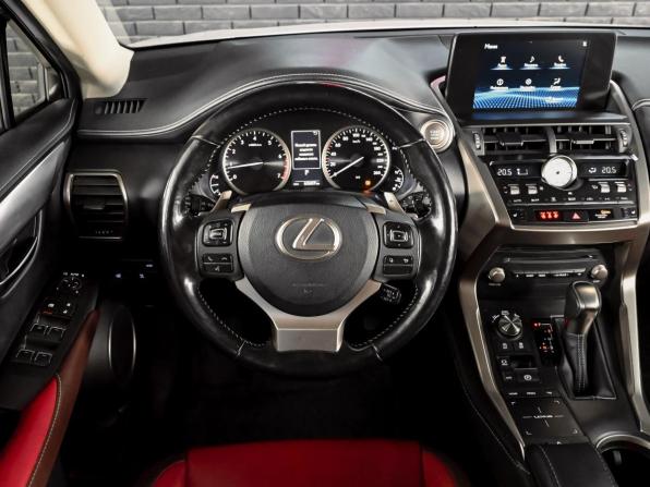 Lexus NX I Рестайлинг с пробегом 2017 года, цена 3 250 000 рублей, 65606 км, внедорожник, Автокод Объявления
