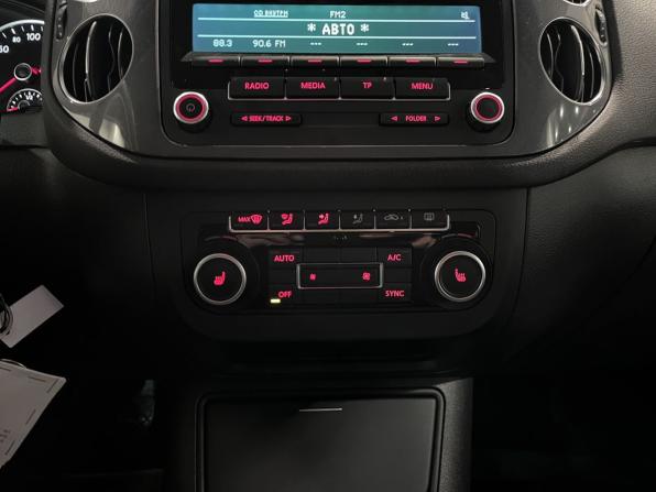 Volkswagen Tiguan I Рестайлинг с пробегом 2012 года, цена 1 360 000 рублей, 79058 км, внедорожник, Автокод Объявления