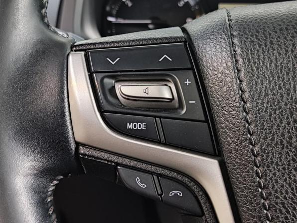 Toyota Land Cruiser Prado 150 Series Рестайлинг 2 с пробегом 2018 года, цена 4 997 000 рублей, 56435 км, внедорожник, Автокод Объявления