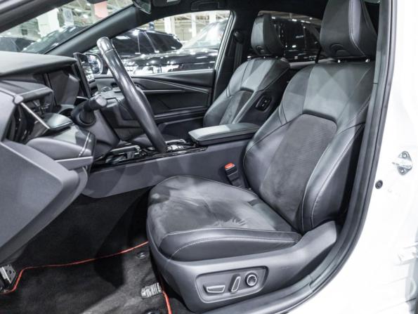Toyota Camry IX (XV80) China Market с пробегом 2024 года, цена 3 899 700 рублей, 47938 км, седан, Автокод Объявления