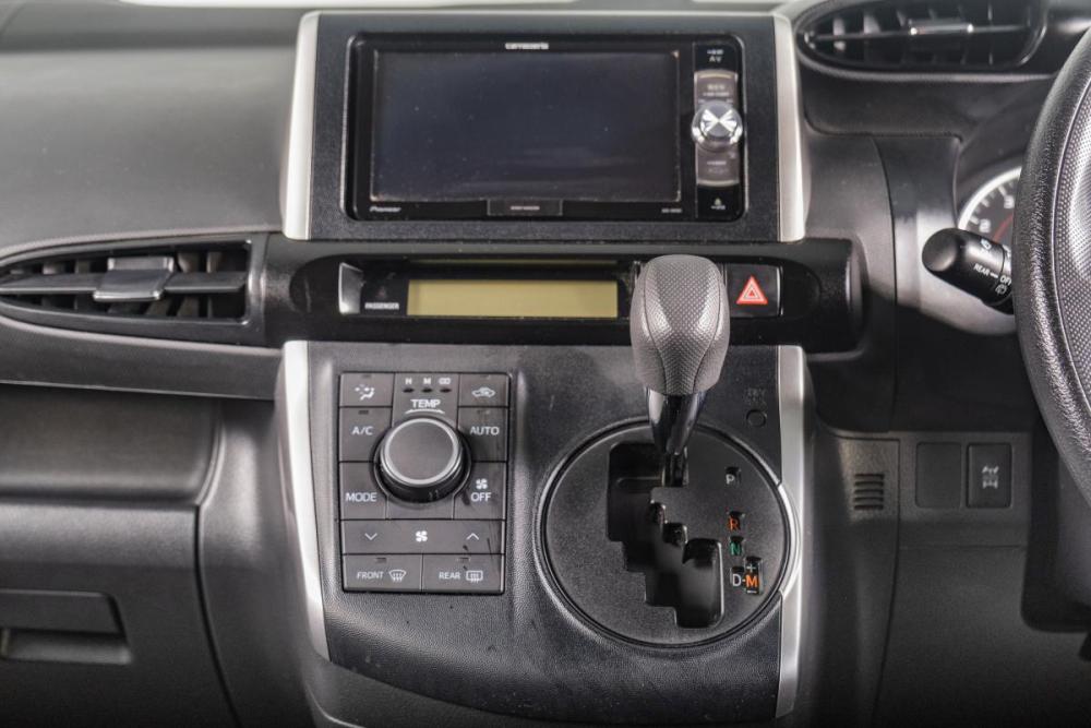 Toyota Wish II Рестайлинг Томск  - изображение 13