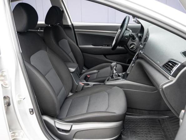 Hyundai Elantra VI (AD) с пробегом 2017 года, цена 1 300 000 рублей, 165933 км, седан, Автокод Объявления