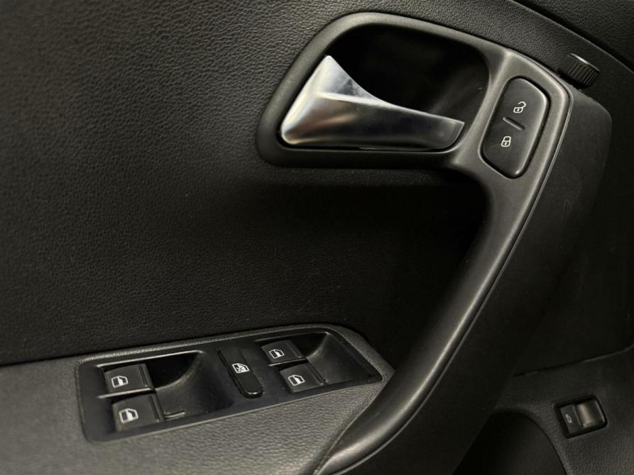 Volkswagen Polo V Рестайлинг Омск  - изображение 9