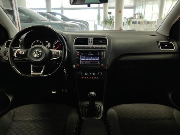 Volkswagen Polo V Рестайлинг с пробегом 2018 года, цена 804 000 рублей, 212000 км, седан, Автокод Объявления