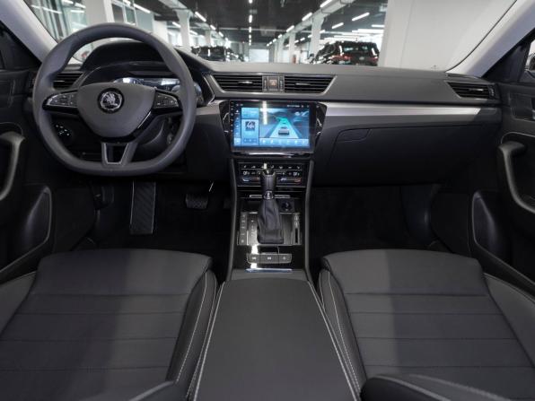 Skoda Superb III Рестайлинг с пробегом 2025 года, цена 3 275 000 рублей, 50 км, лифтбек, Автокод Объявления