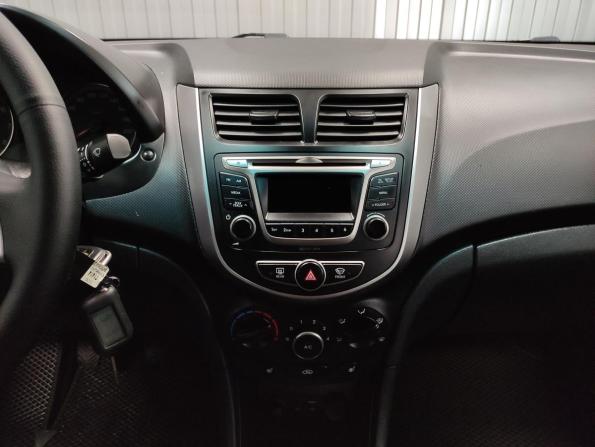 Hyundai Solaris I Рестайлинг с пробегом 2016 года, цена 899 000 рублей, 134243 км, седан, Автокод Объявления