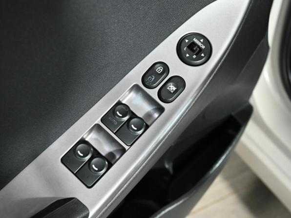 Hyundai Solaris I Рестайлинг с пробегом 2015 года, цена 600 000 рублей, 299560 км, седан, Автокод Объявления