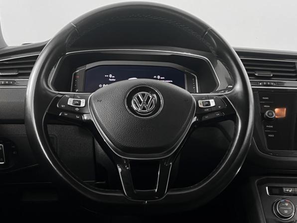 Volkswagen Tiguan II с пробегом 2019 года, цена 2 325 000 рублей, 137983 км, внедорожник, Автокод Объявления
