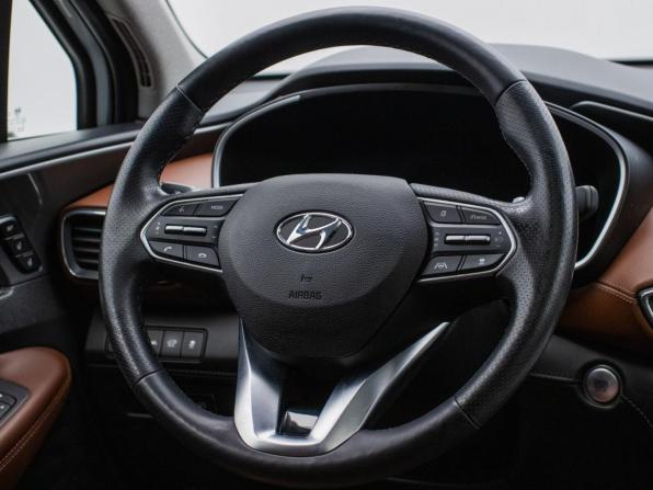 Hyundai Santa Fe IV Рестайлинг с пробегом 2023 года, цена 3 498 000 рублей, 105177 км, внедорожник, Автокод Объявления