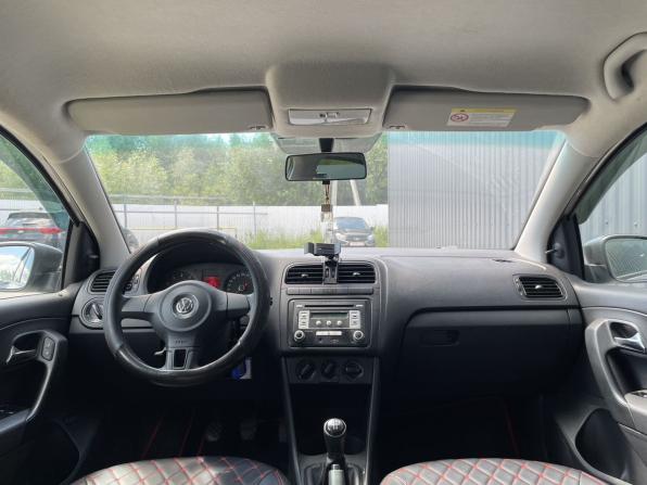 Volkswagen Polo V с пробегом 2013 года, цена 200 000 рублей, 220000 км, седан, Автокод Объявления