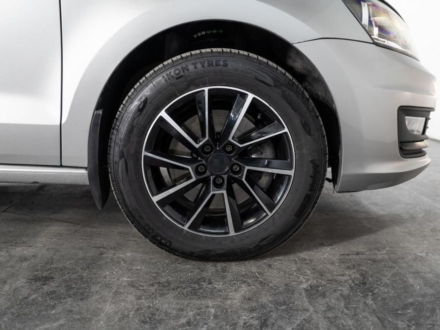 Volkswagen Polo V Рестайлинг Иркутск  - изображение 19