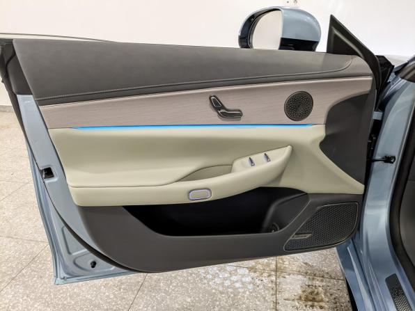 Exeed Exlantix ES с пробегом 2025 года, цена 4 780 000 рублей, 17240 км, седан, Автокод Объявления