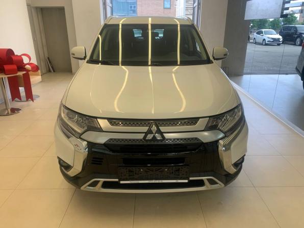 Mitsubishi Outlander III Рестайлинг 3 с пробегом 2019 года, цена 2 510 500 рублей, 62013 км, внедорожник, Автокод Объявления