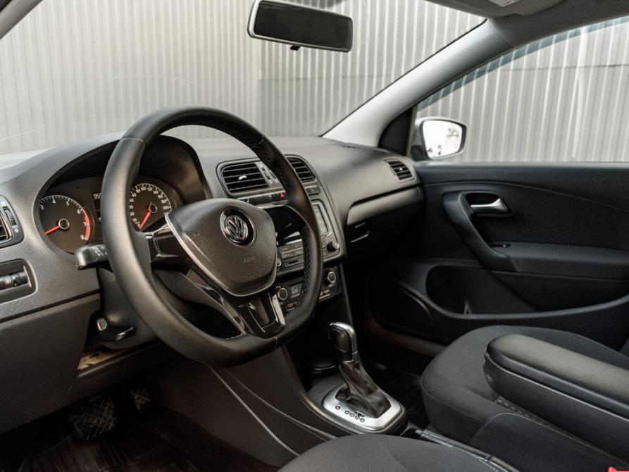 Volkswagen Polo V Рестайлинг Екатеринбург  - изображение 11