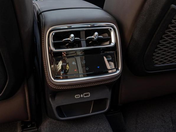 Geely Monjaro I Рестайлинг 2 с пробегом 2026 года, цена 4 130 000 рублей, 23 км, внедорожник, Автокод Объявления