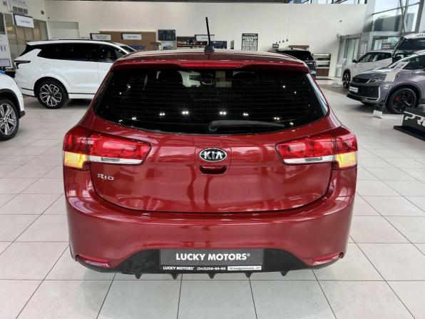Kia Rio III Рестайлинг с пробегом 2017 года, цена 895 000 рублей, 90293 км, хэтчбек, Автокод Объявления
