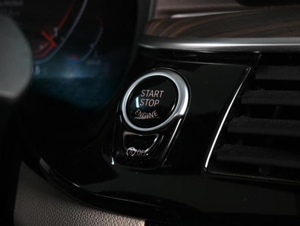 BMW 5 серии VII (G30/G31/G38) с пробегом 2019 года, цена 5 199 000 рублей, 90705 км, седан, Автокод Объявления
