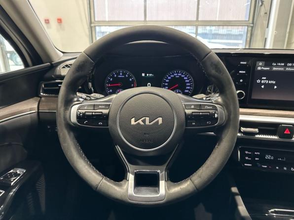 Kia K5 III с пробегом 2021 года, цена 1 380 000 рублей, 443656 км, седан, Автокод Объявления