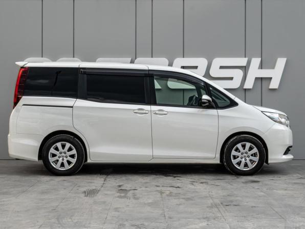Toyota Noah III (R80) с пробегом 2015 года, цена 1 760 000 рублей, 199441 км, минивэн, Автокод Объявления
