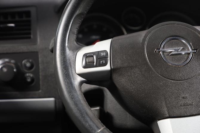 Opel Zafira B Рестайлинг с пробегом 2012 года, цена 749 000 рублей, 251000 км, компактвэн, Автокод Объявления